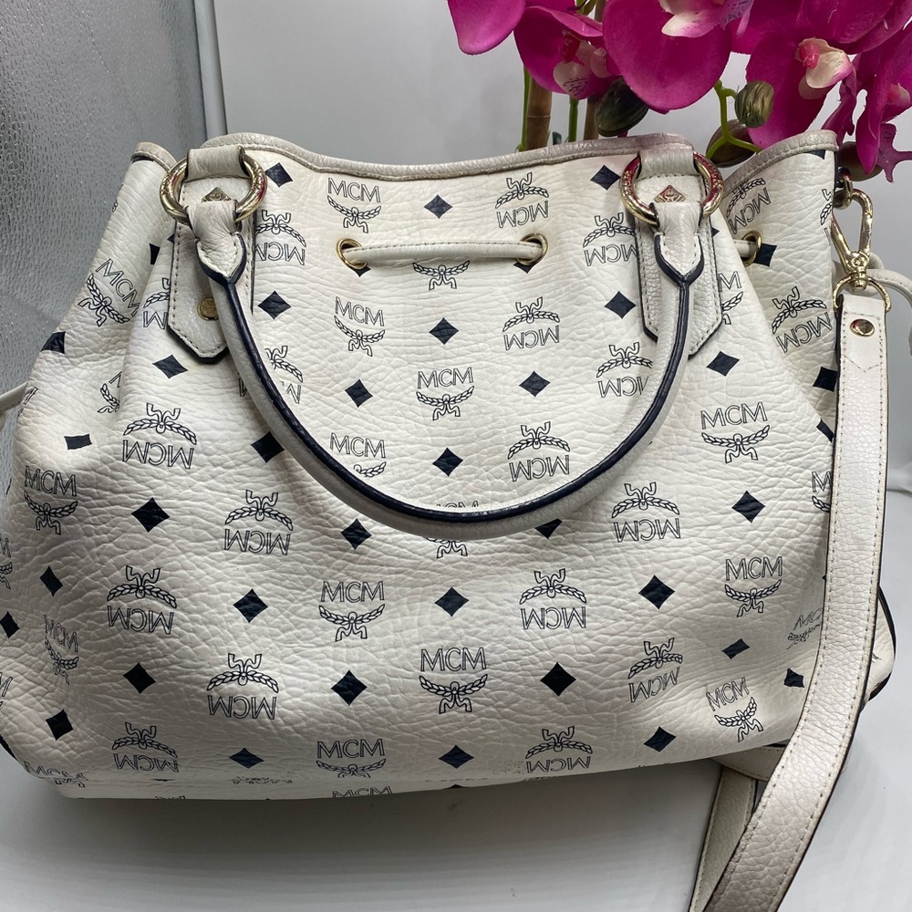 Auth MCM Visetos White Drawstring Bucket Two way bag. - Picture 7 of 16